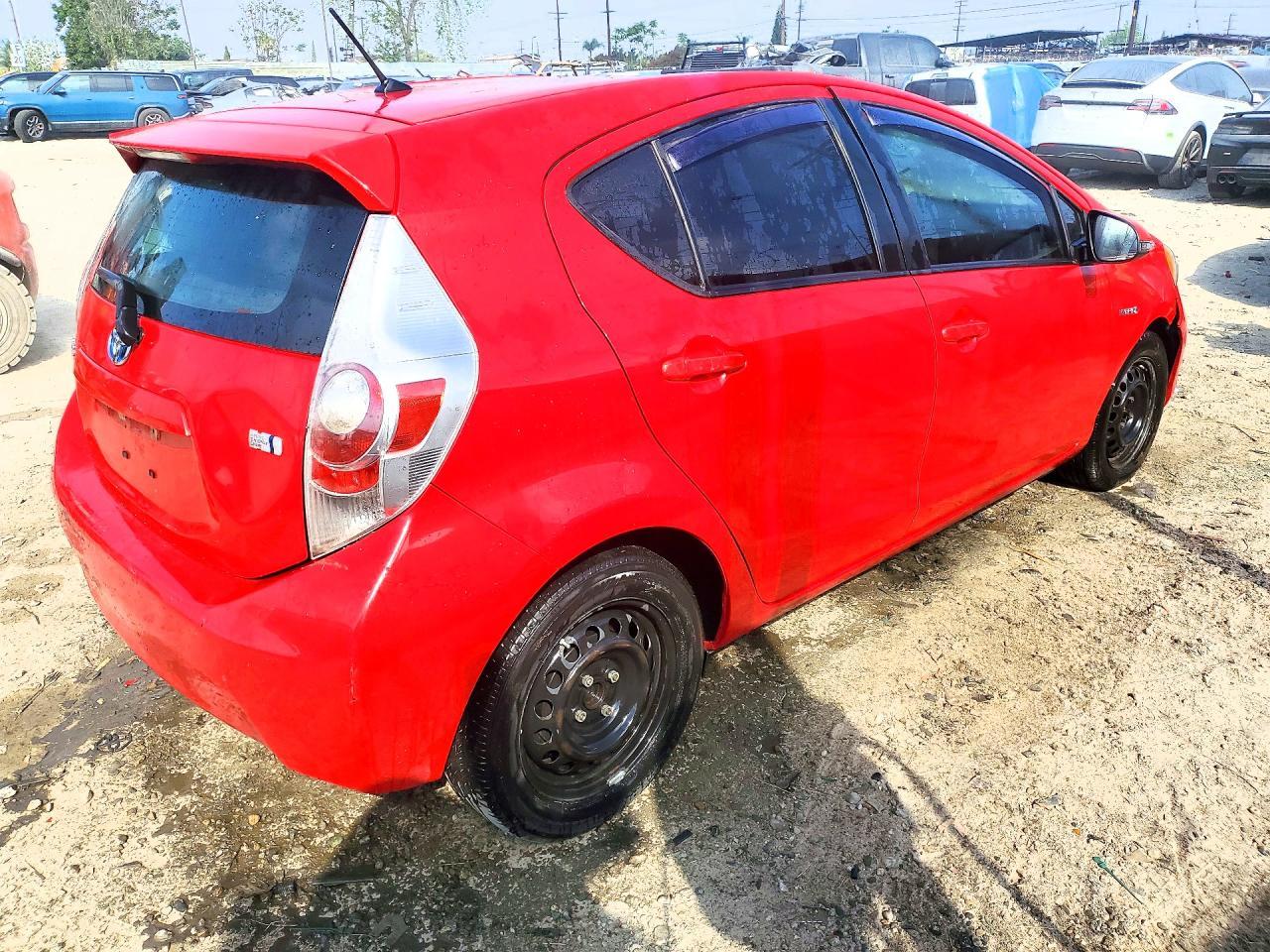 2014 Toyota Prius C Two - Image 3