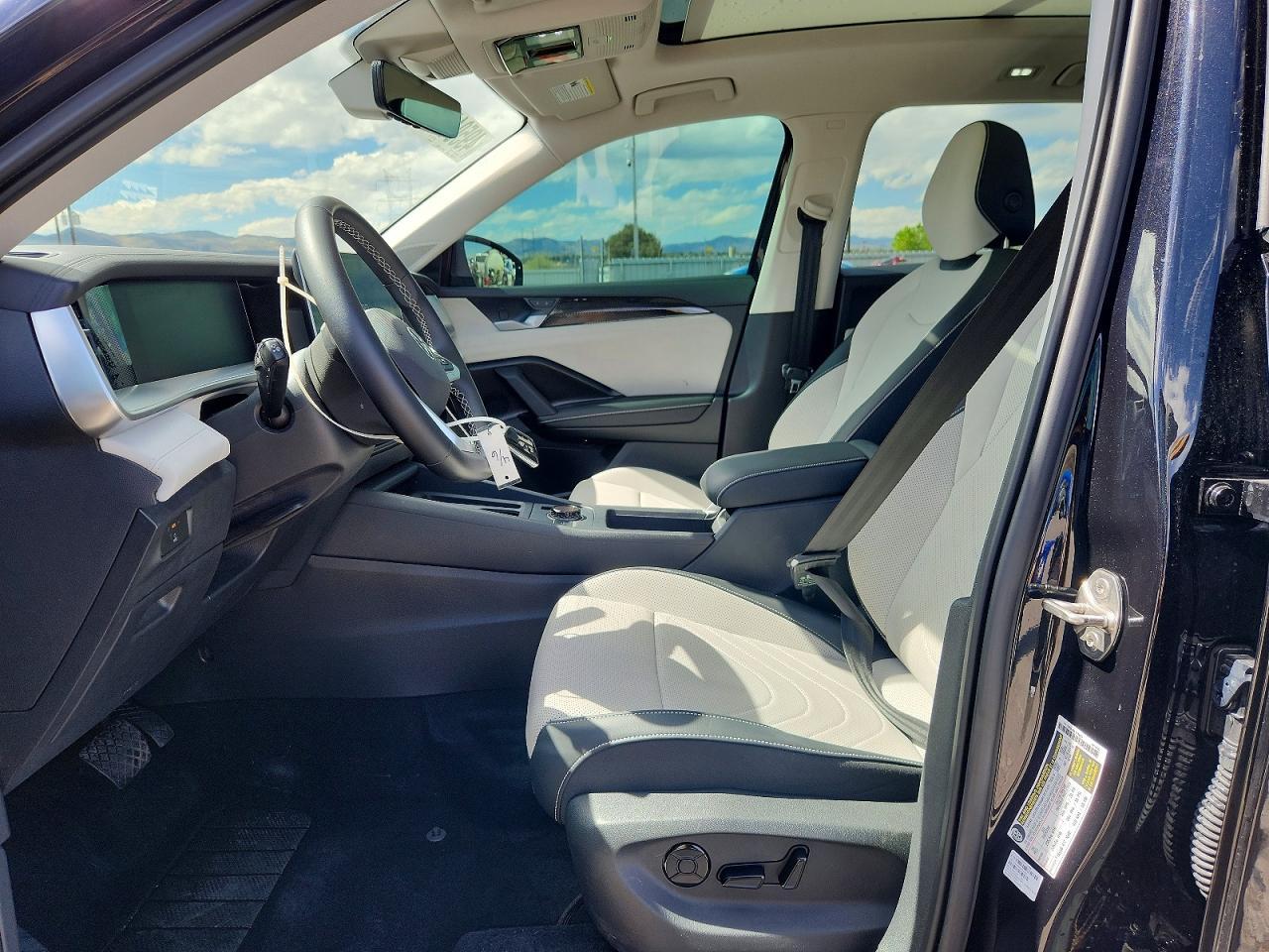 2025 Volkswagen Tiguan Se - Image 7