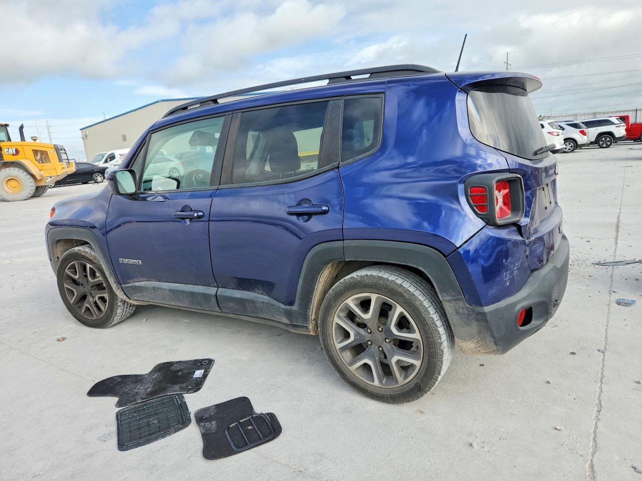 2018 Jeep Renegade Latitude - Image 2