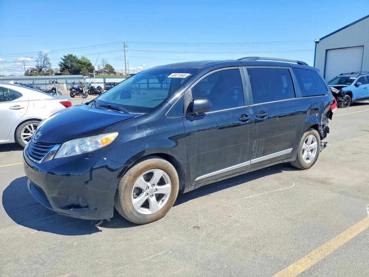 2013 Toyota Sienna Le 8-Passenger