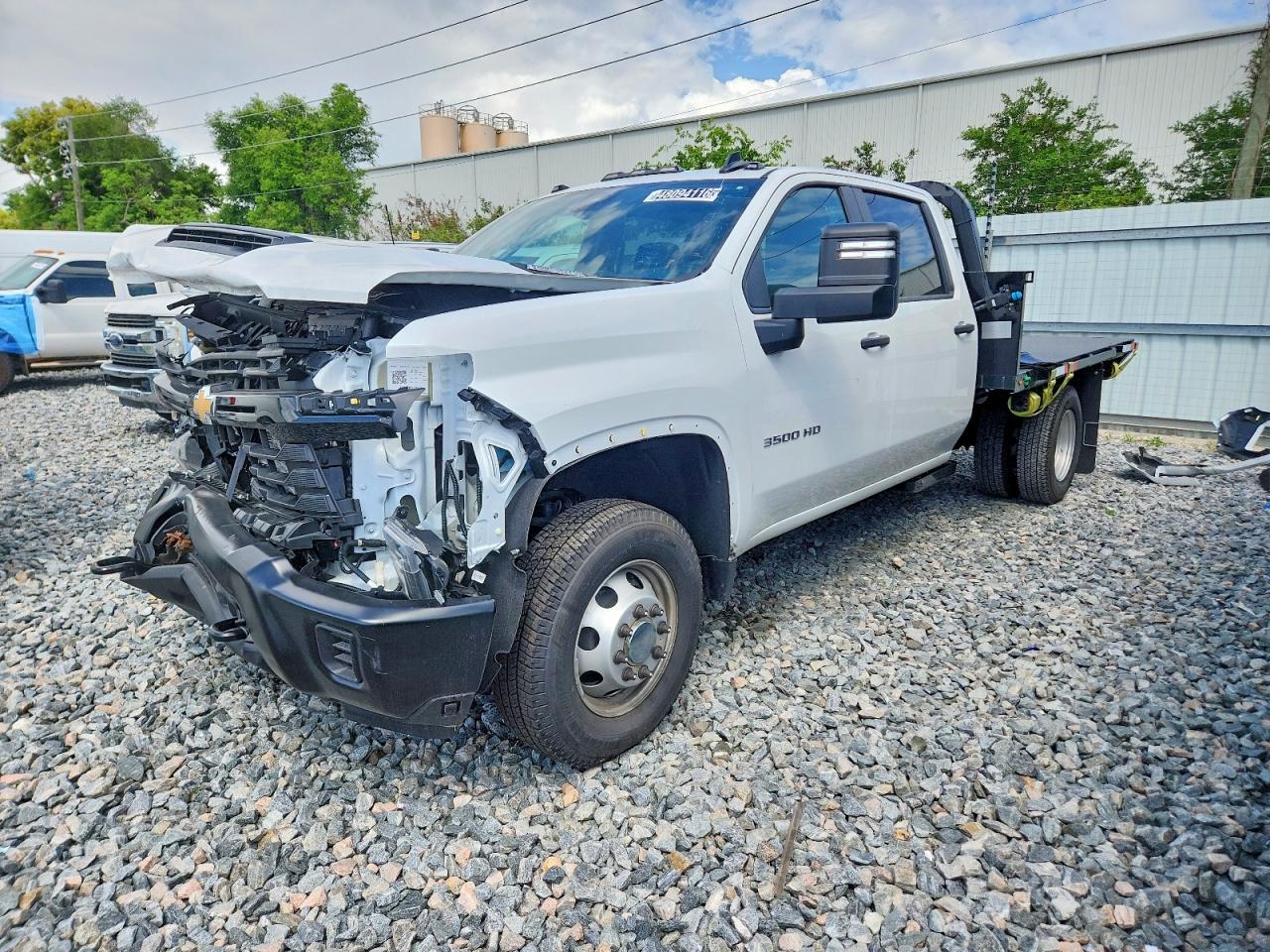2025 Chevrolet Silverado Hd Flatbed Truck - Фото 2