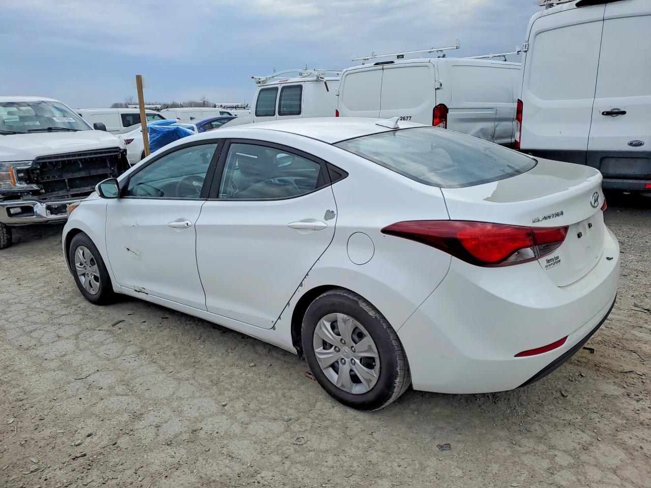 2016 Hyundai Elantra Se - Image 2