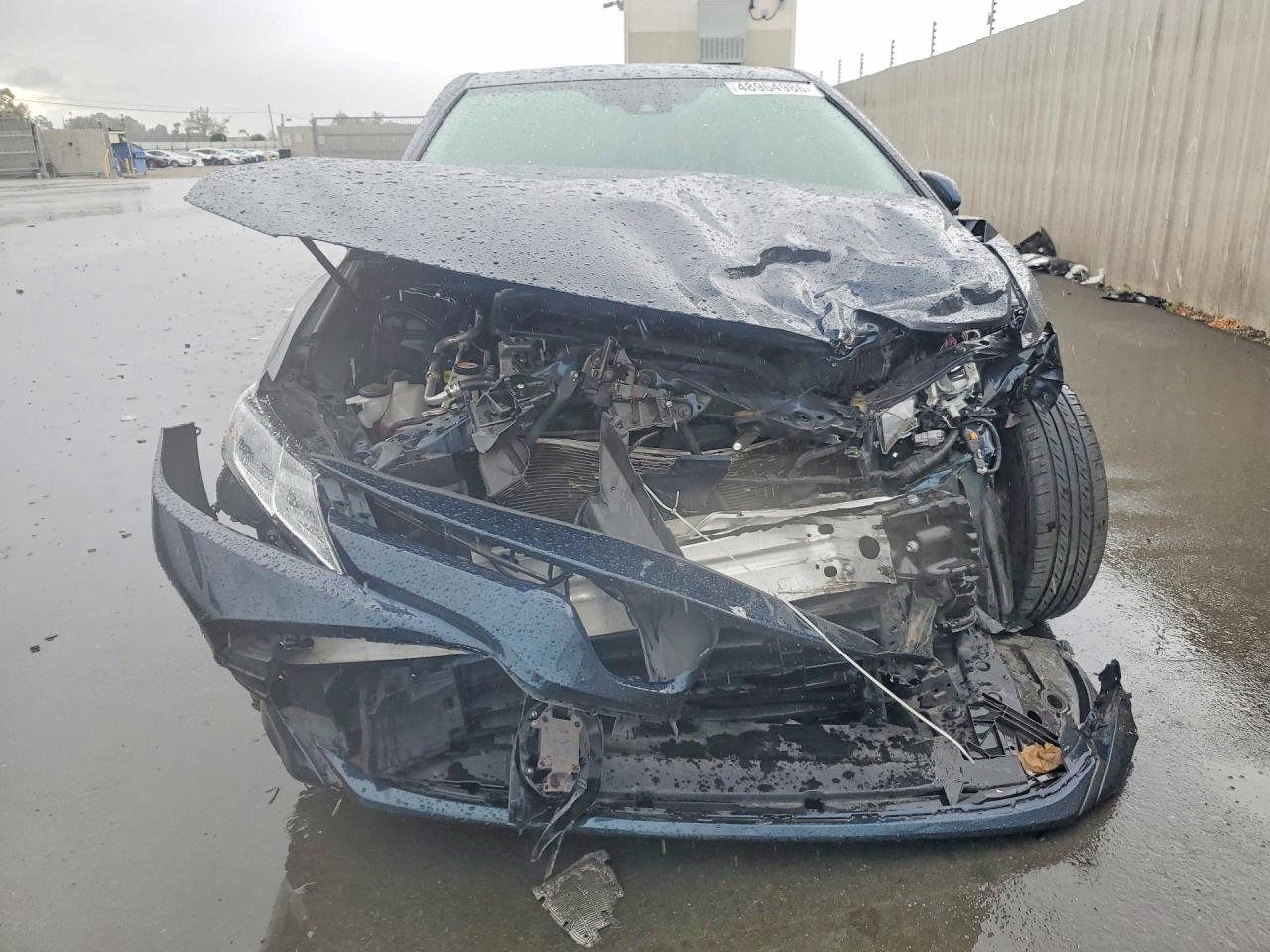 2019 Toyota Camry Hybrid Le - Image 5