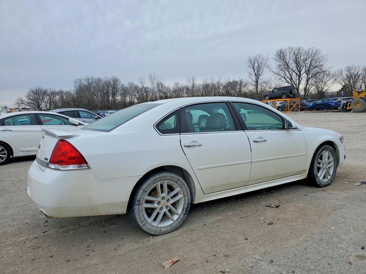 2010 Chevrolet Impala Ltz - Image 3