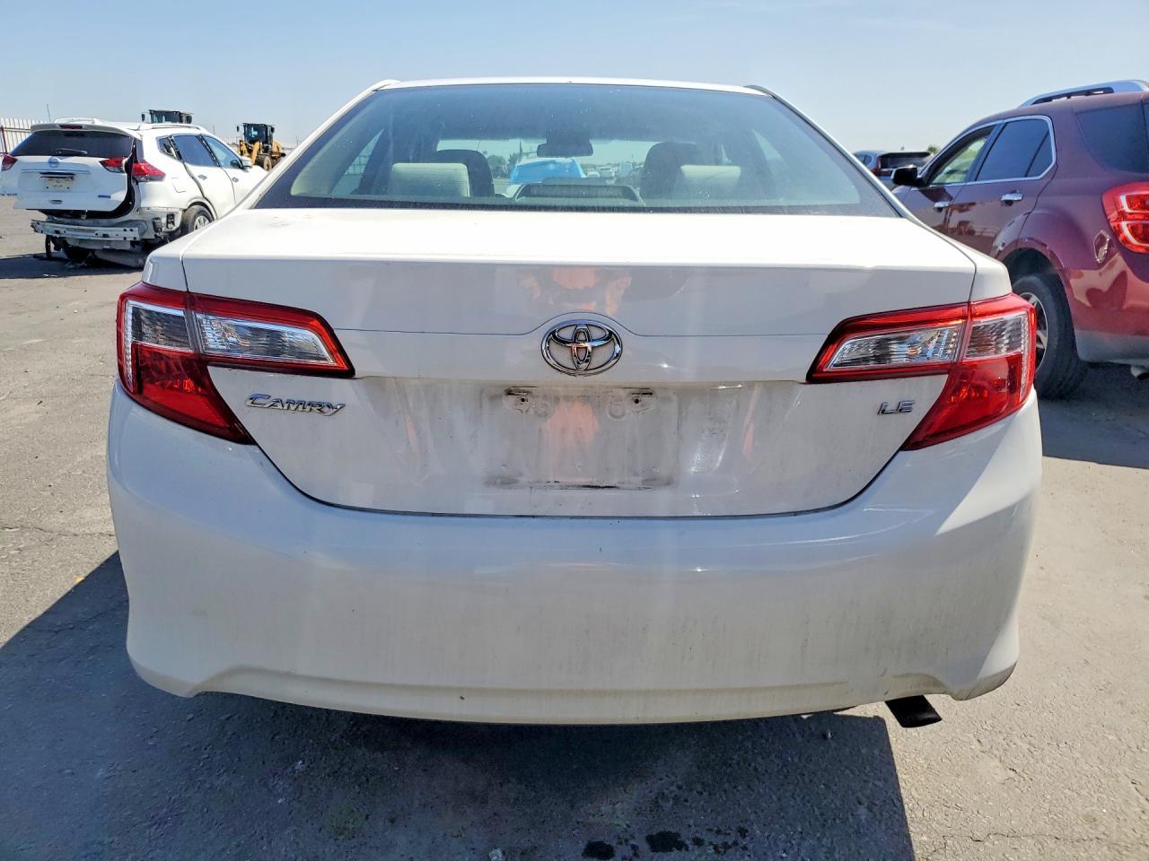 2012 Toyota Camry Le - Фото 6