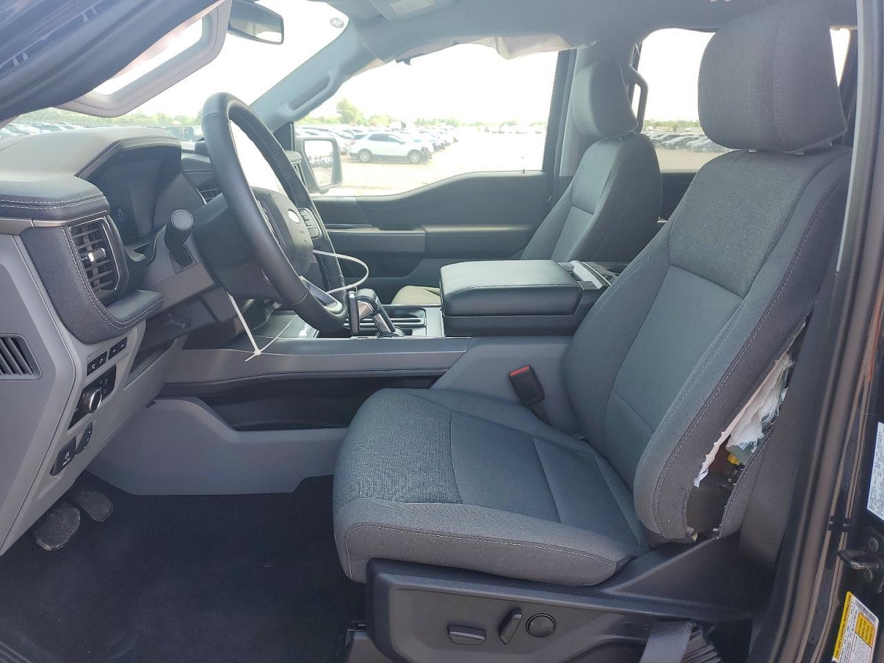 2024 Ford F150 Lightning Xlt - Фото 7