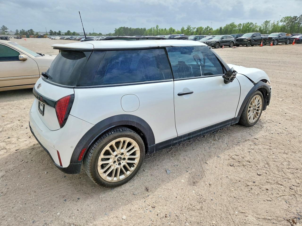 2025 Mini Cooper S - Фото 3
