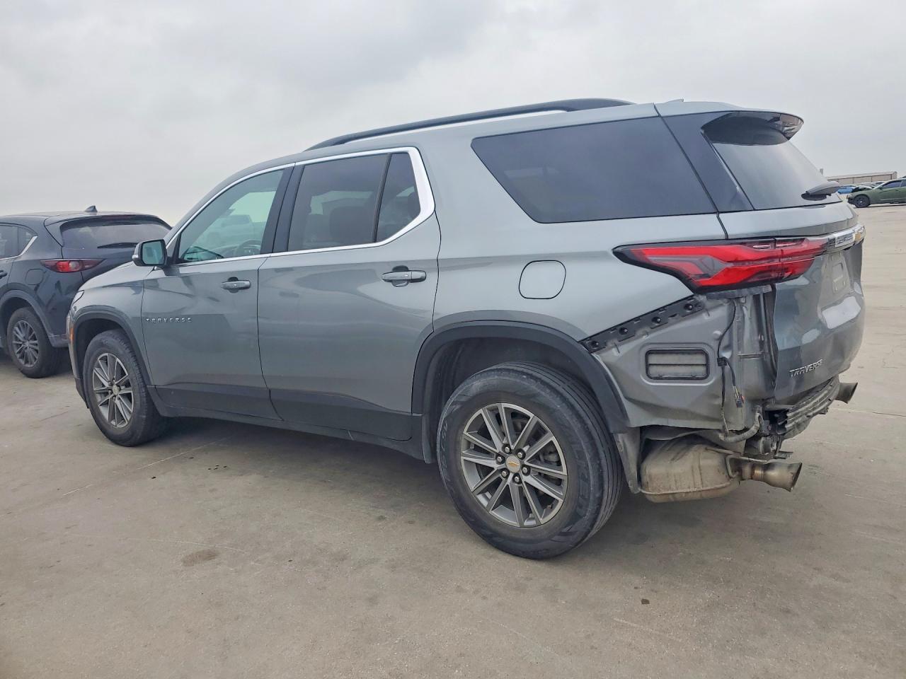 2023 Chevrolet Traverse Lt - Фото 2