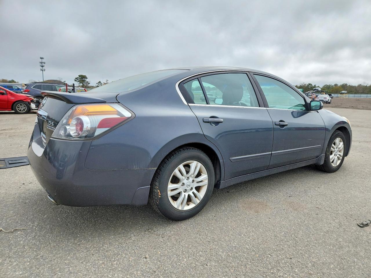 2011 Niss Altima - Фото 3