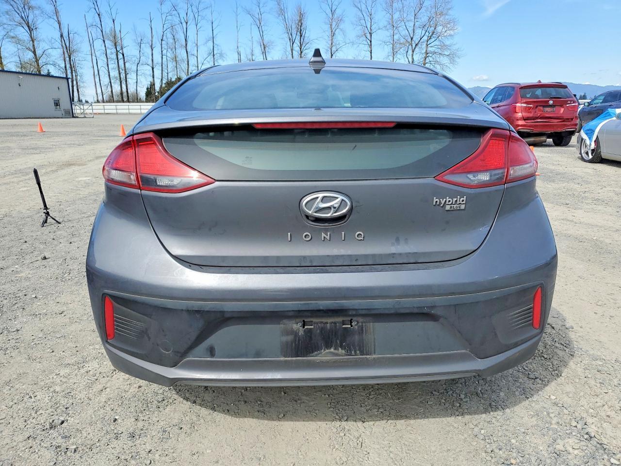 2018 Hyundai Ioniq Hybrid Blue - Image 6