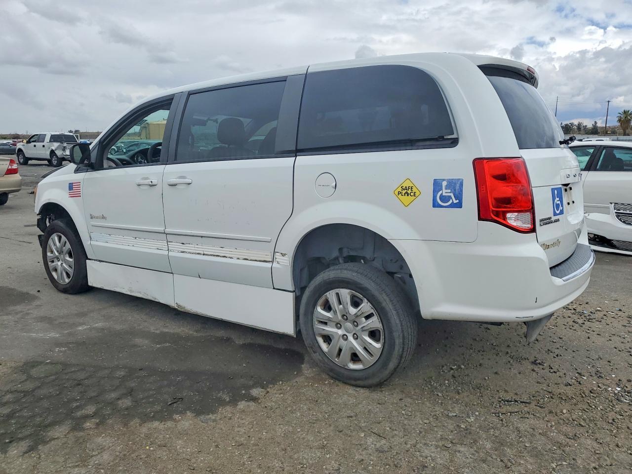 2017 Dodge Grand Caravan Se - Фото 2