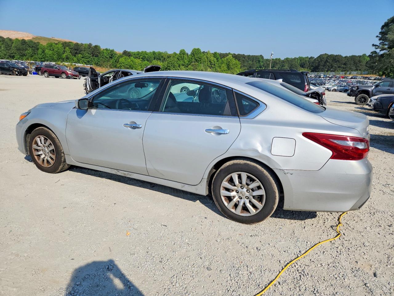 2018 Nissan Altima - Image 2