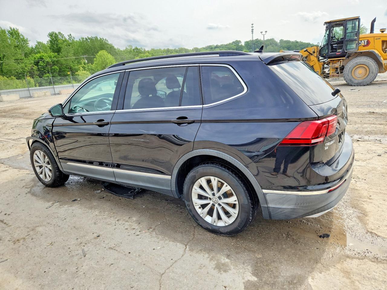 2018 Volkswagen Tiguan Se - Фото 2
