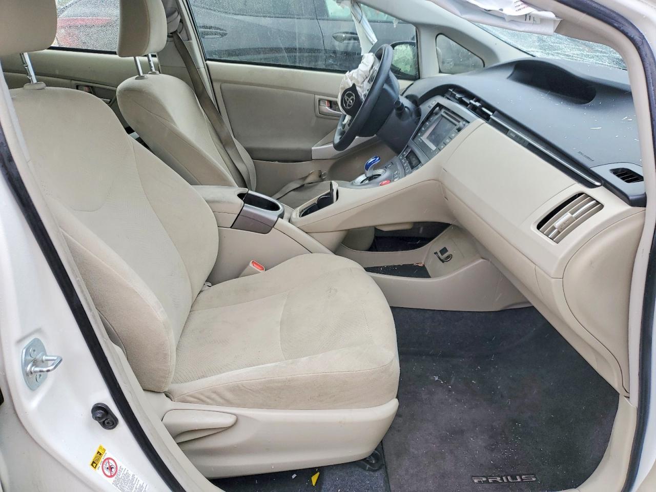 2015 Toyota Prius Three - Фото 7