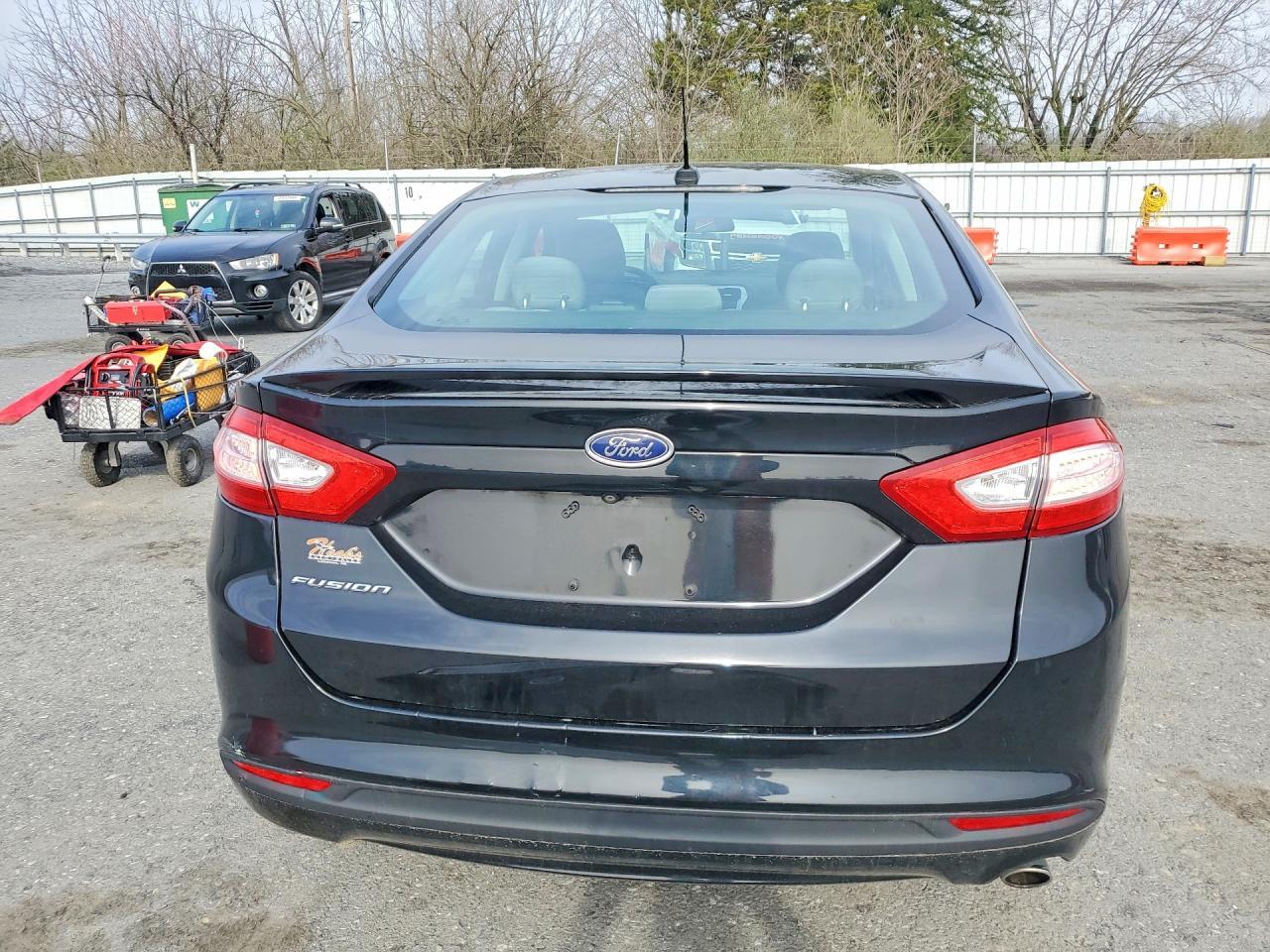 2016 Ford Fusion S - Фото 6
