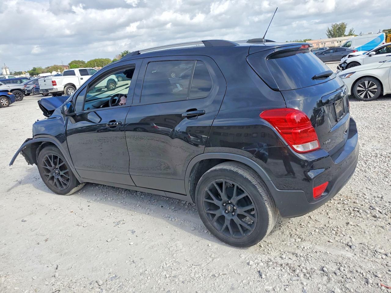 2021 Chevrolet Trax 1Lt - Image 2
