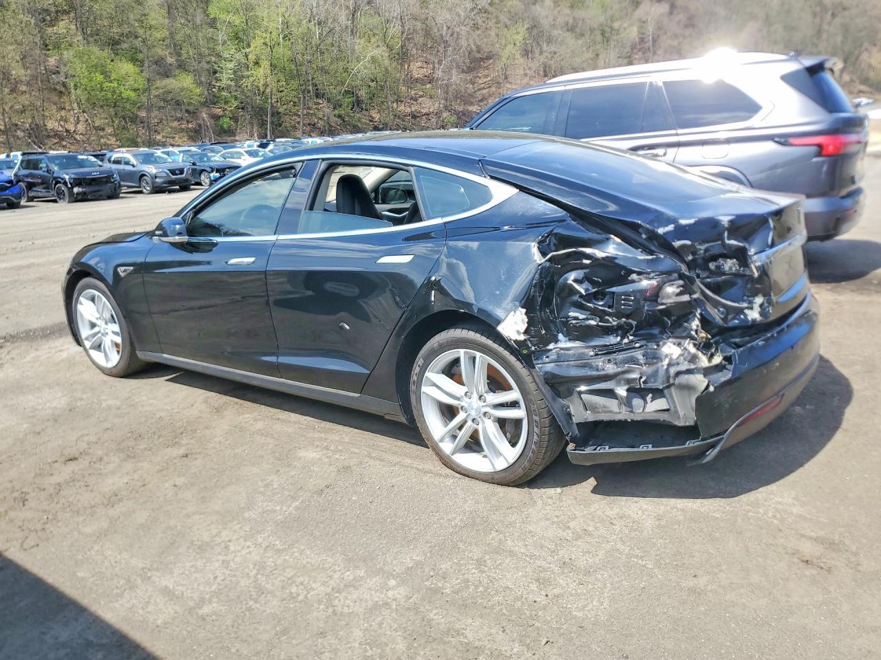 2015 Tesla Model S - Фото 2