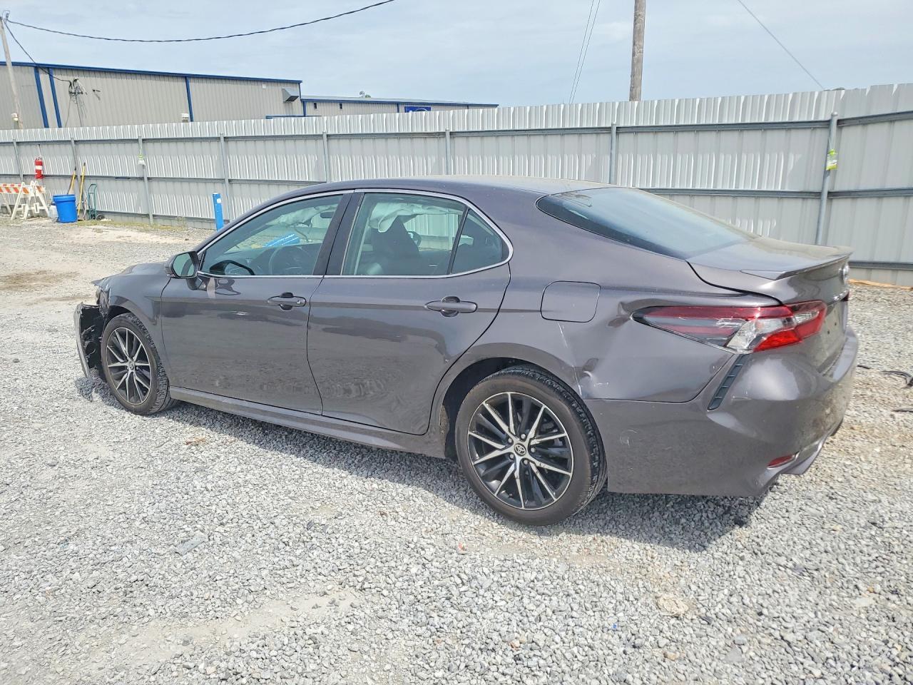 2024 Toyota Camry Se - Фото 2