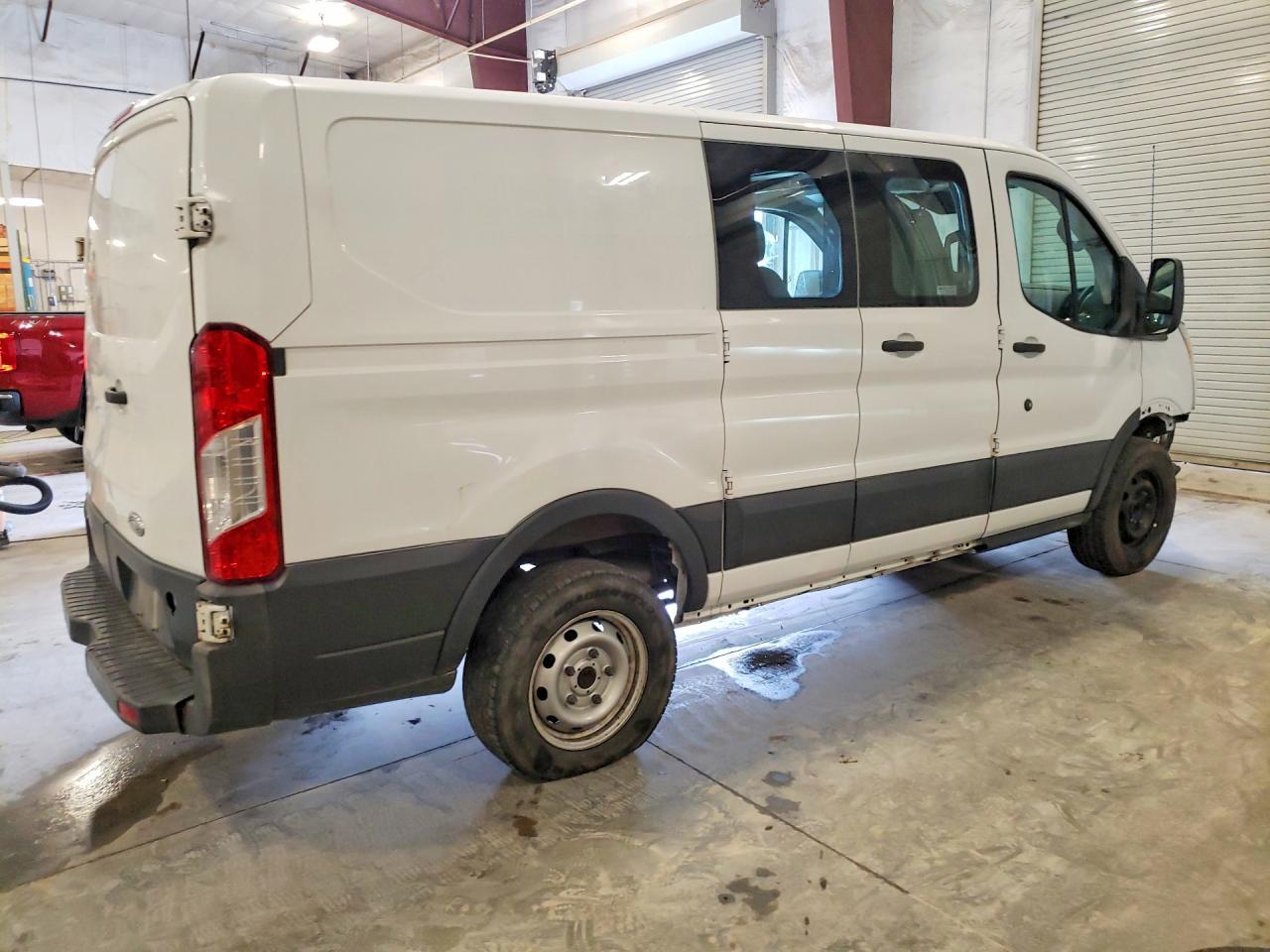 2016 Ford Transit 250 Delivery Van - Image 3