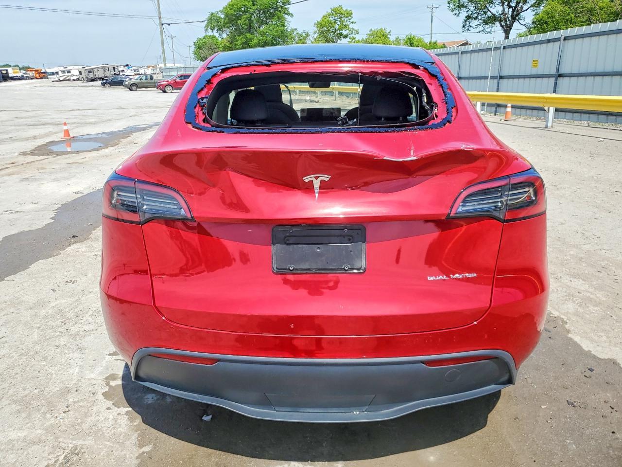 2023 Tesla Model Y - Image 6
