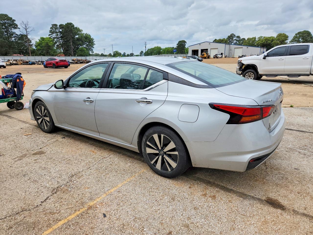 2022 Nissan Altima Sv - Image 2