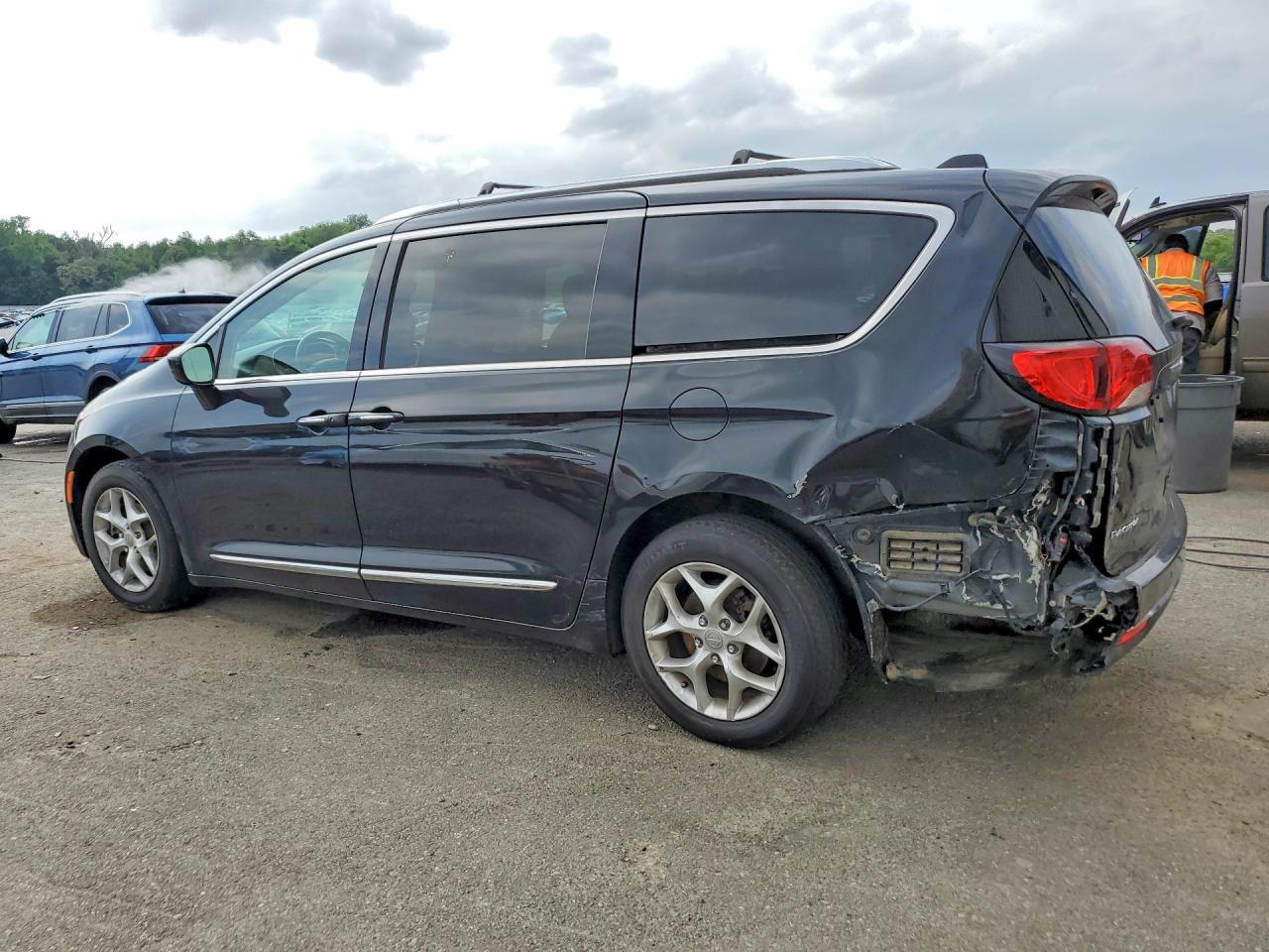 2018 Chrysler Pacifica Touring L Plus - Image 2