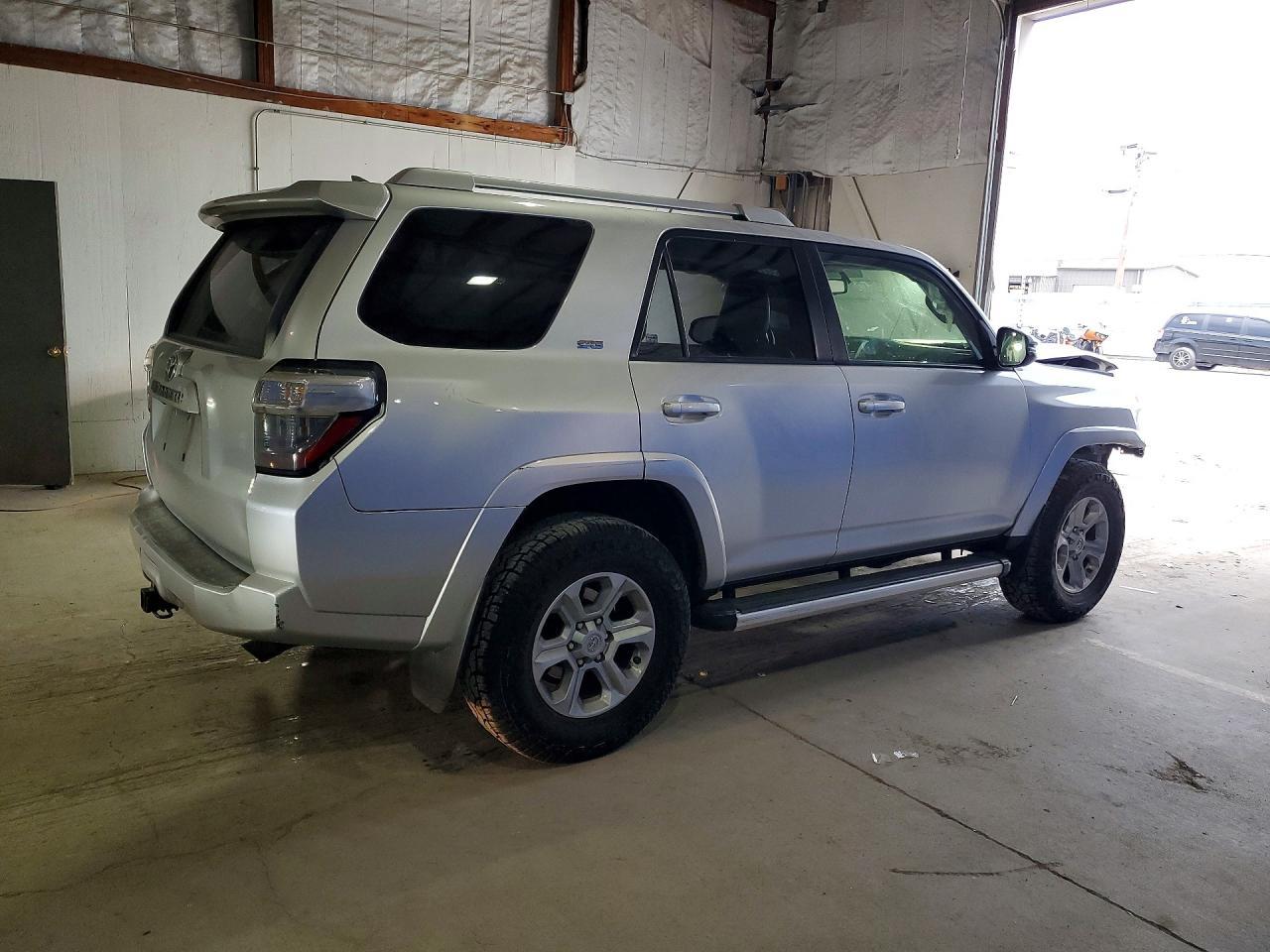 2014 Toyota 4Runner Sr5 Premium - Image 3