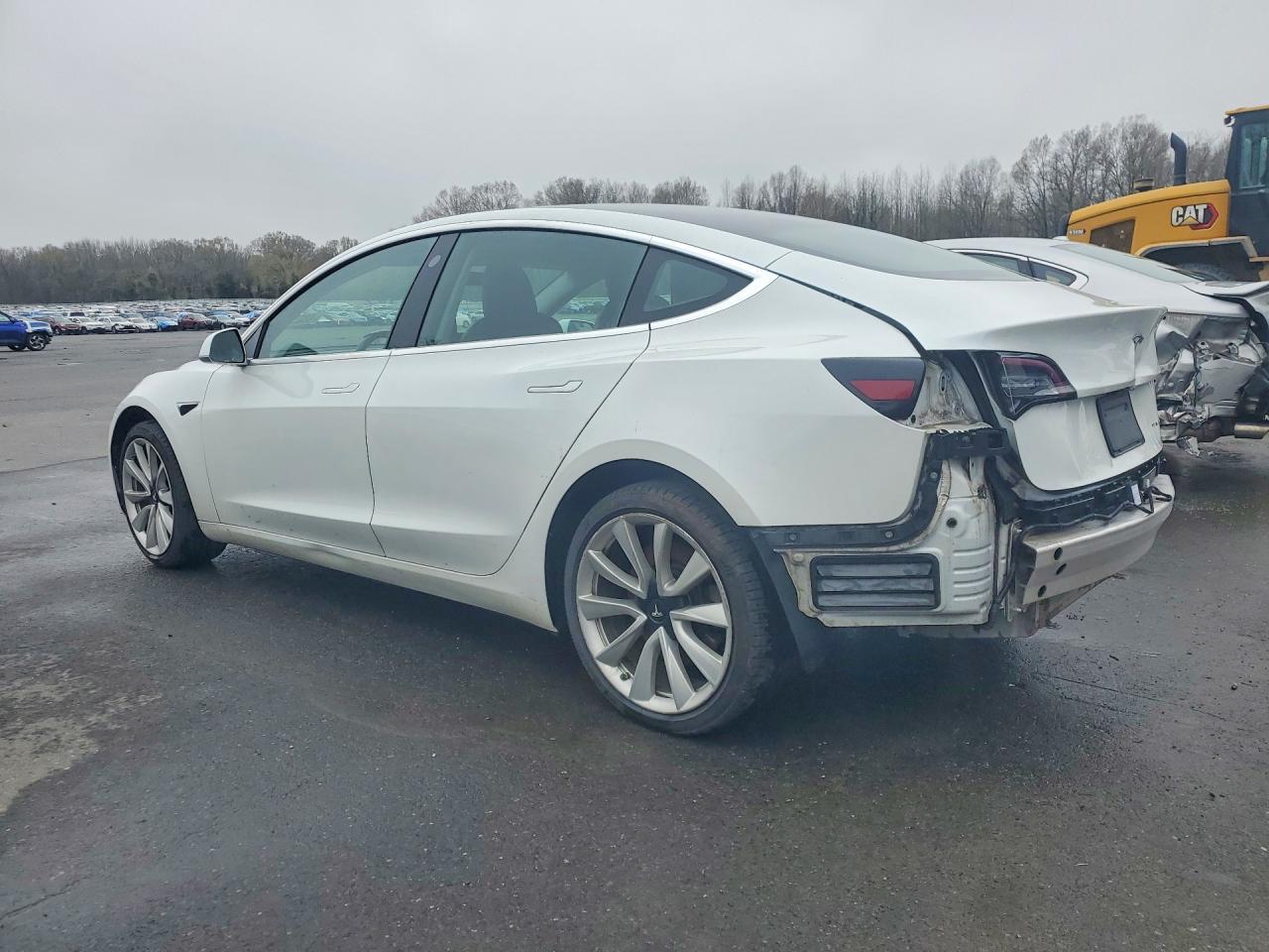 2020 Tesla Model 3 - Image 2