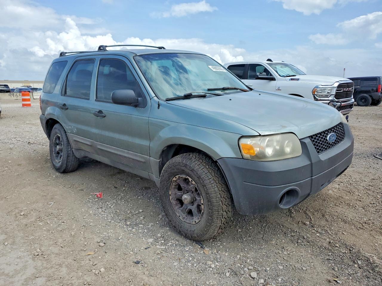 2006 Ford Escape Xls - Image 4