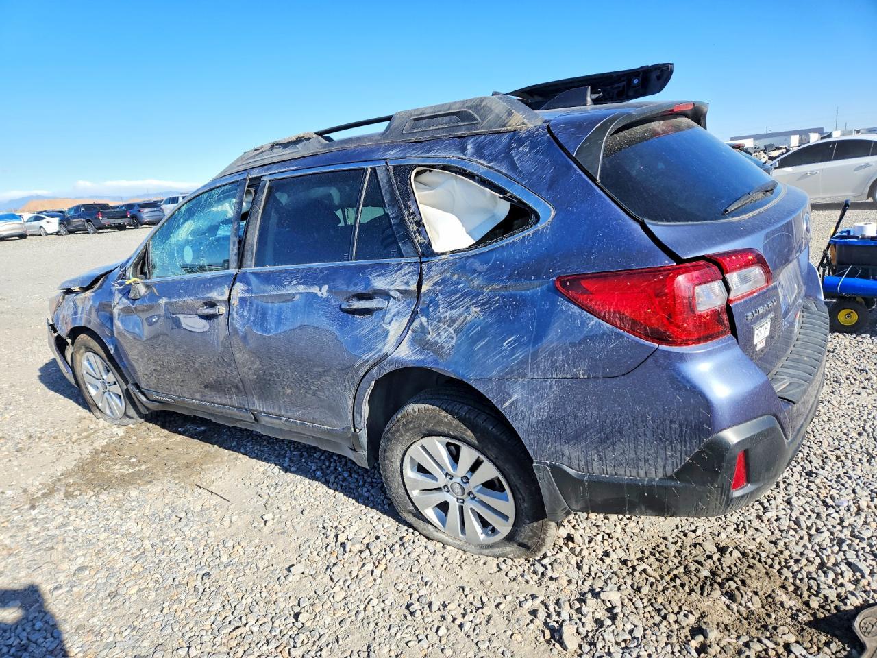 2018 Subaru Outback 2.5I Premium - Image 2