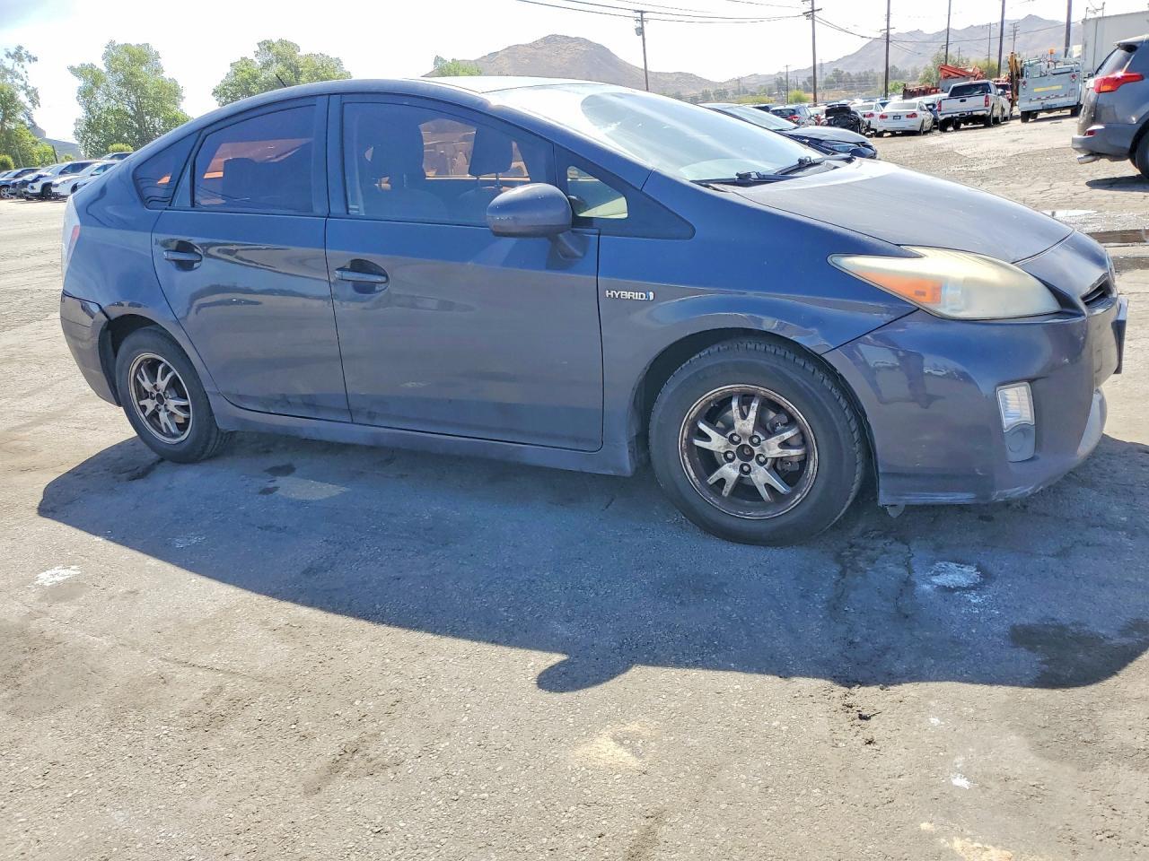 2011 Toyota Prius Two - Image 4
