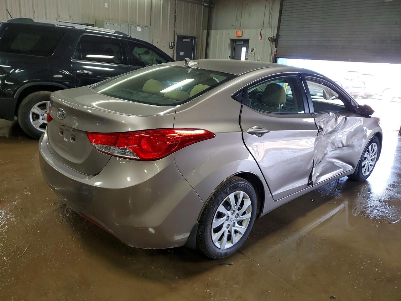 2013 Hyundai Elantra Gls - Image 3