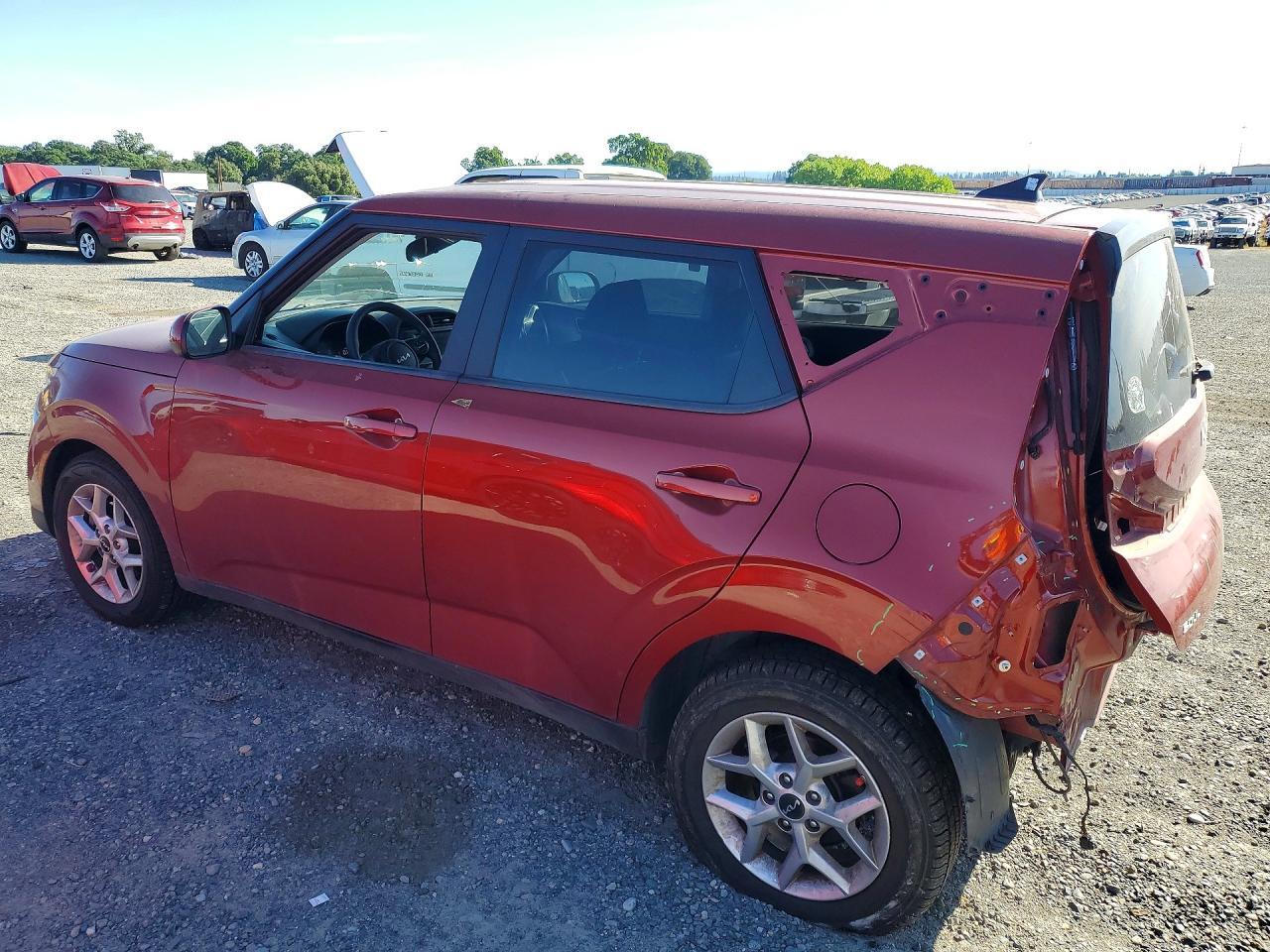 2023 Kia Soul Lx - Image 2