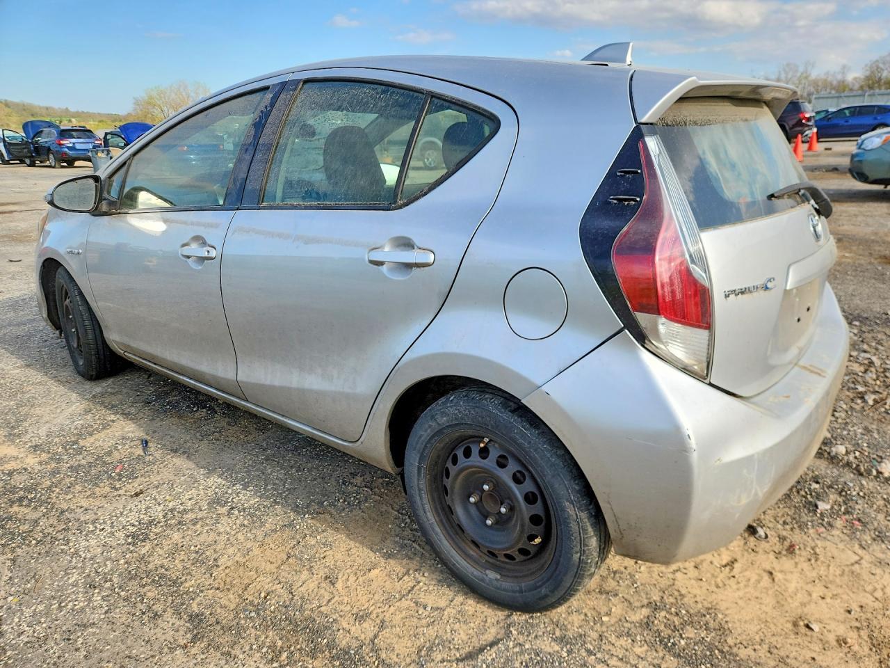2016 Toyota Prius C Two - Фото 2