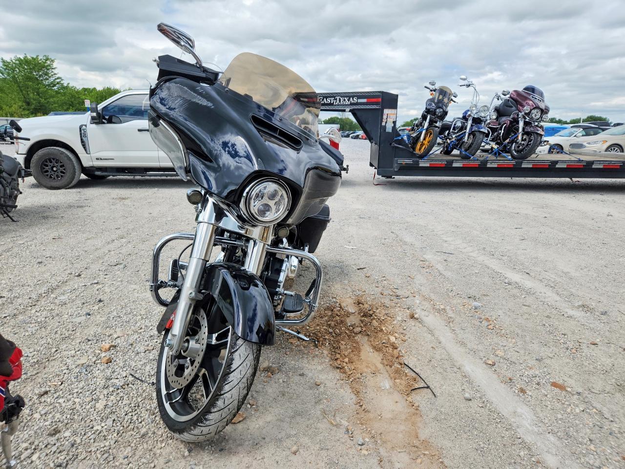 2015 Harley-Davidson Flhx Street Glide - Image 2