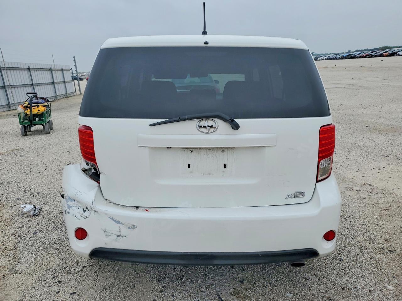 2015 Scion Xb Base - Image 6
