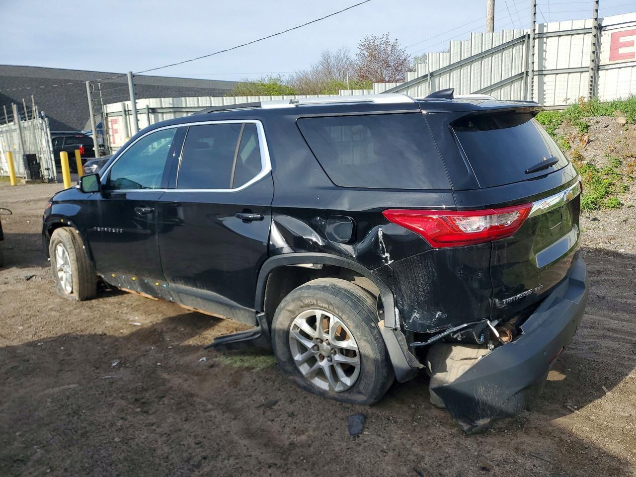 2018 Chevrolet Traverse Lt - Фото 2
