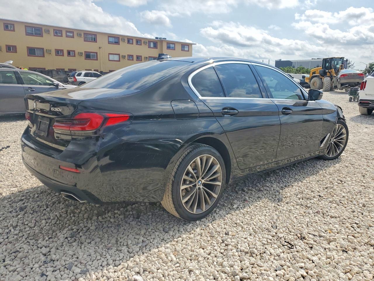 2021 BMW 530 I - Фото 3