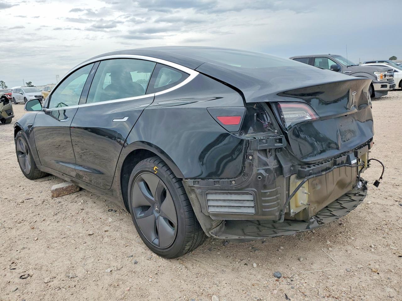 2019 Tesla Model 3 - Фото 2