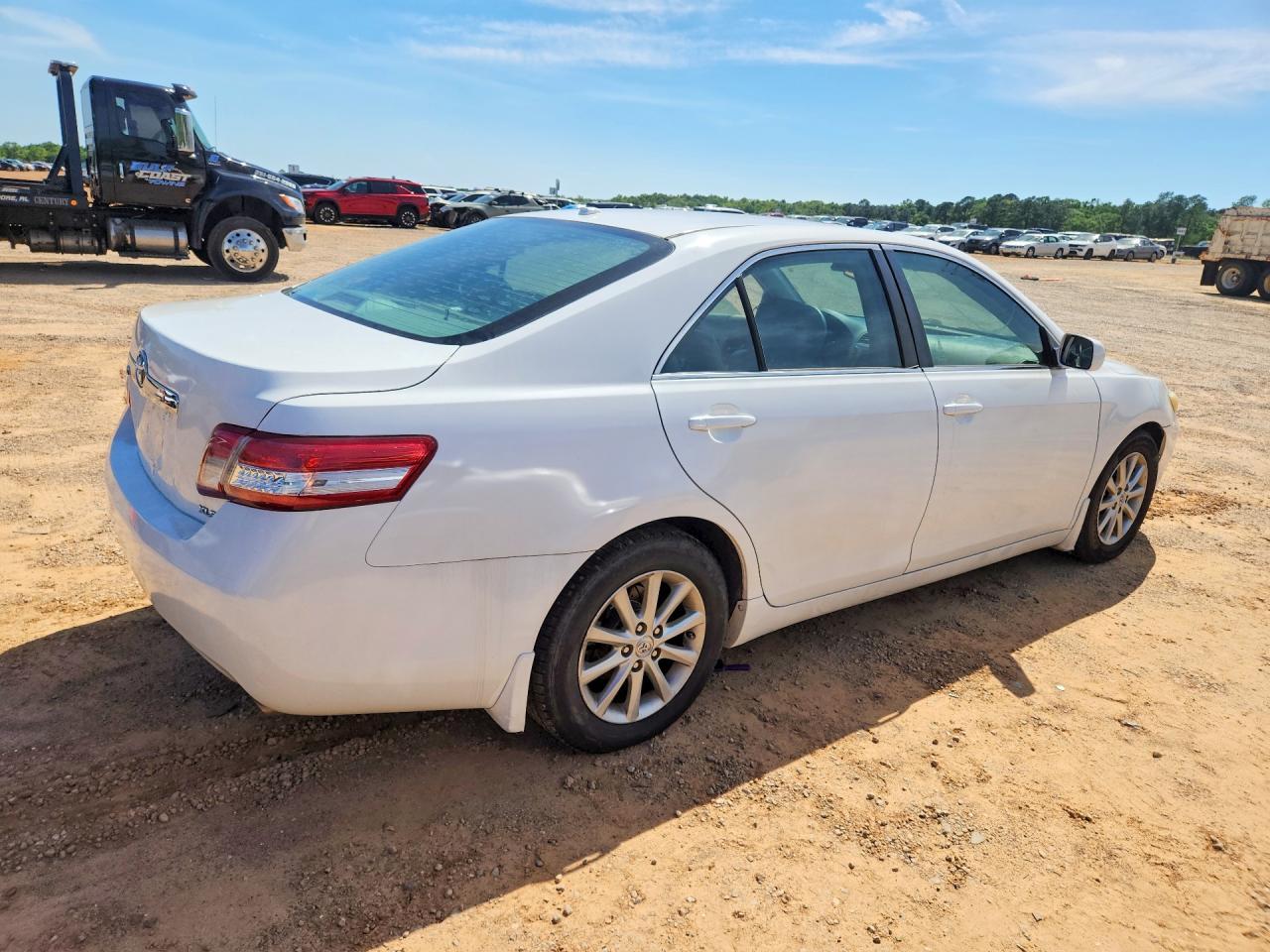 2010 Toyota Camry Xle - Image 3
