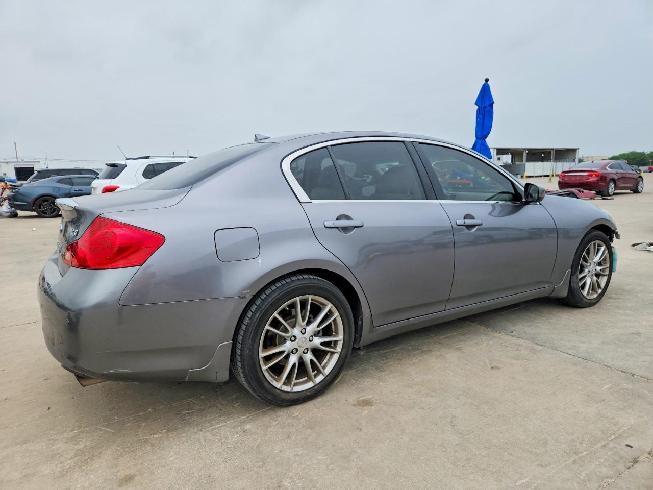 2011 Infiniti G37 Base - Фото 3