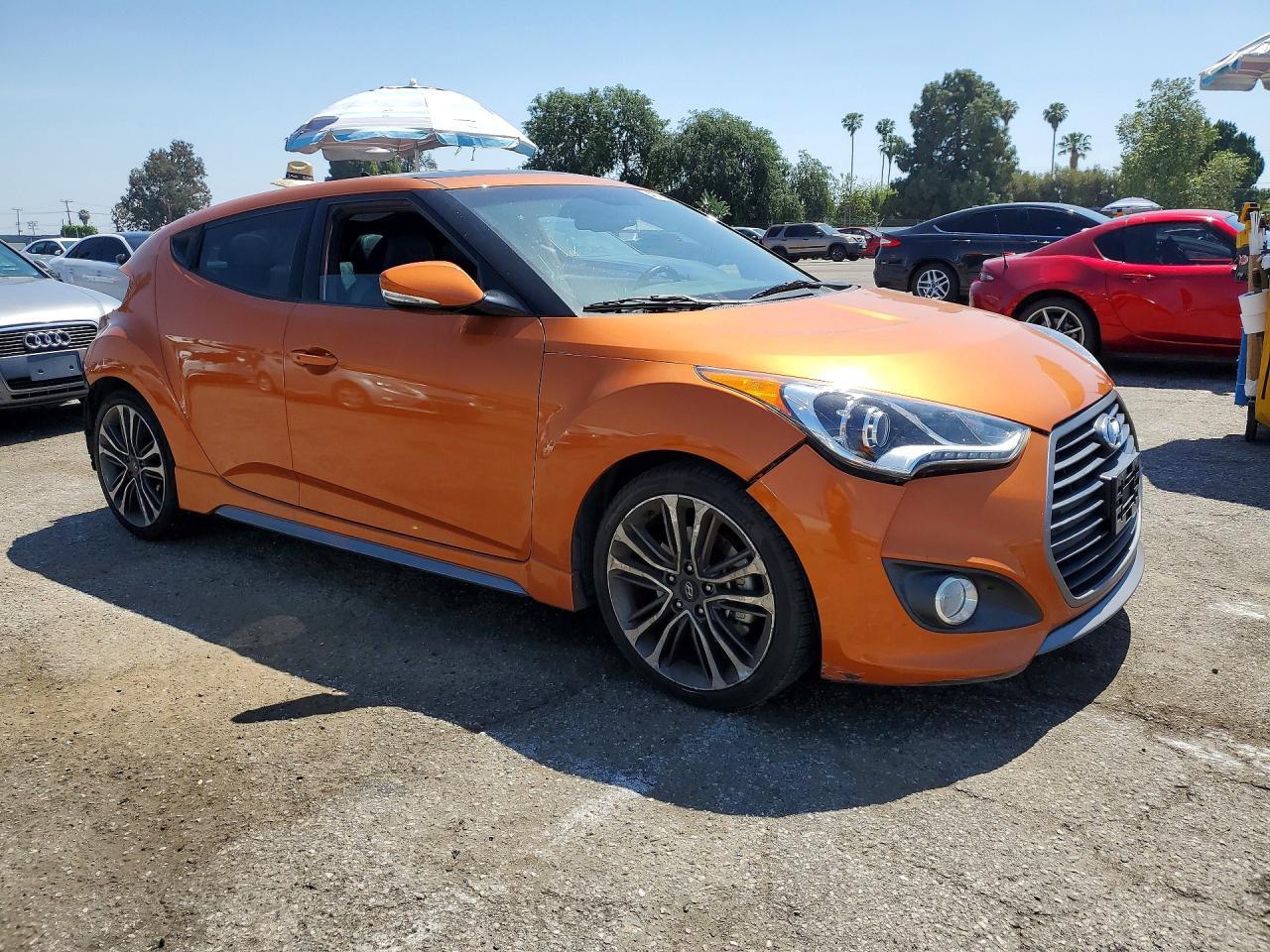 2016 Hyundai Veloster Turbo - Image 4