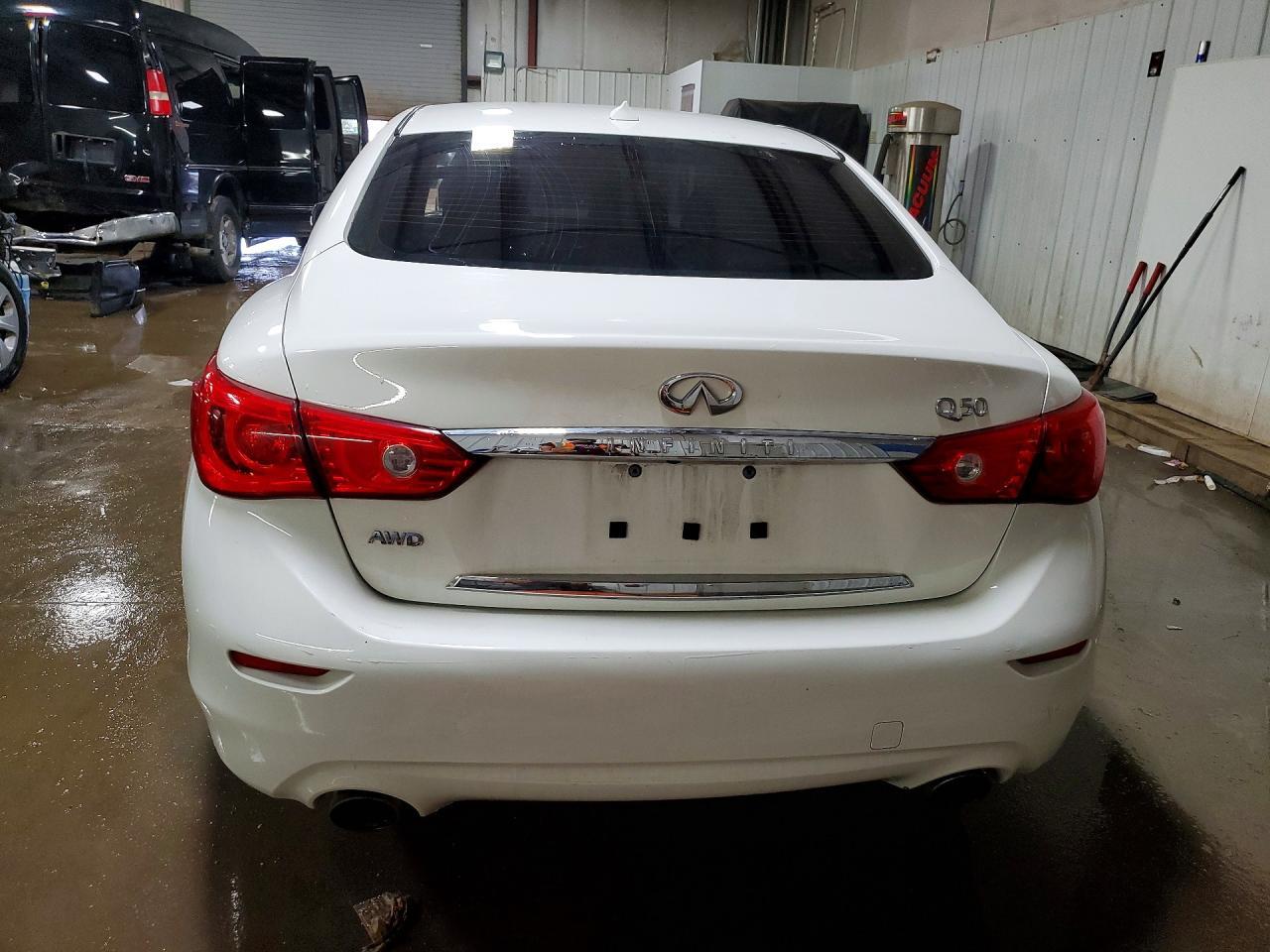 2017 Infiniti Q50 2.0T - Фото 6