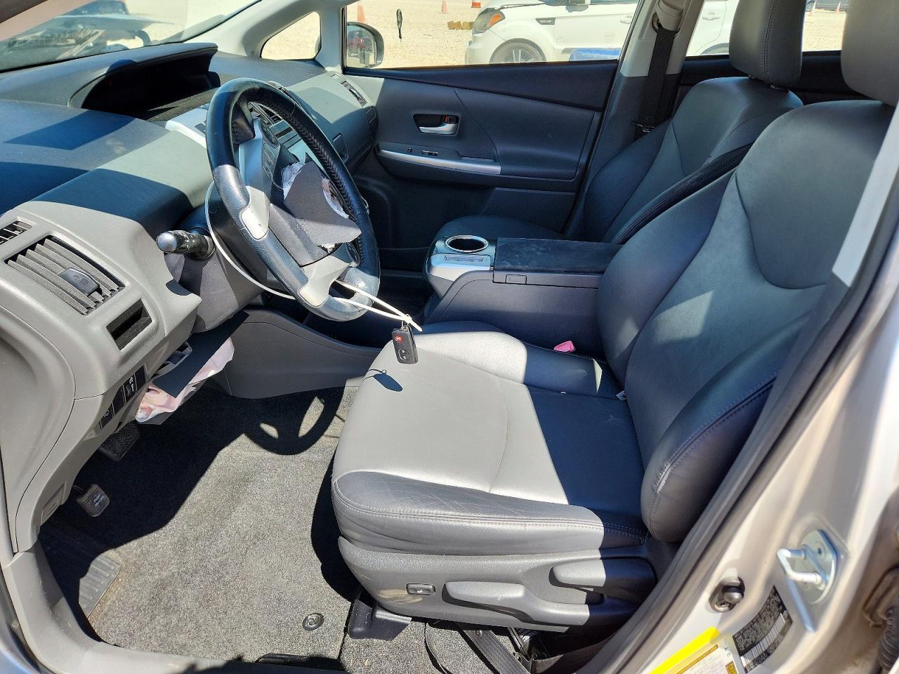 2014 Toyota Prius V Five - Фото 7