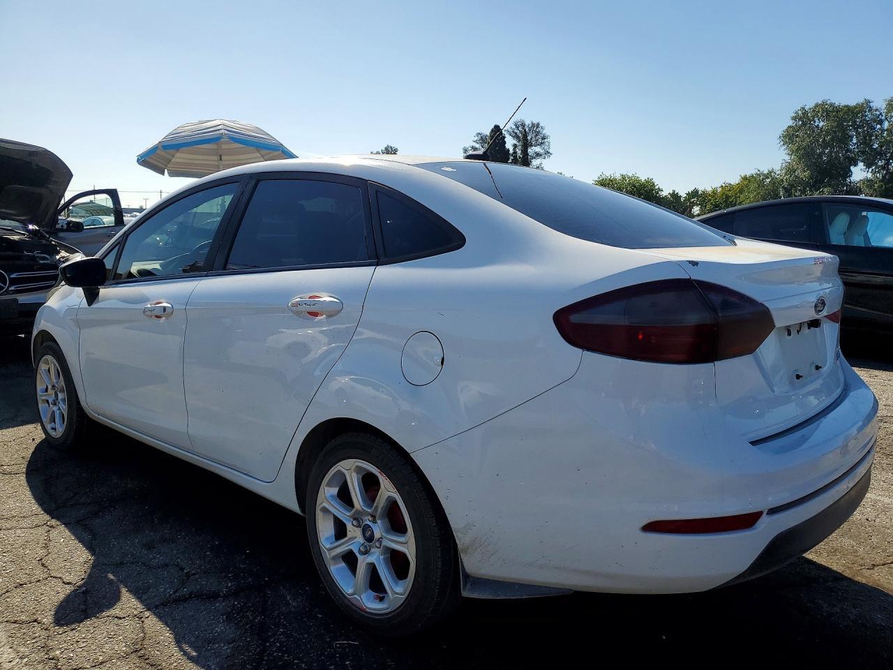 2015 Ford Fiesta S - Фото 2