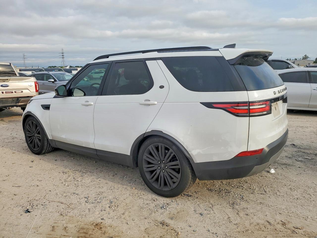 2017 Land Rover Discovery Hse - Фото 2