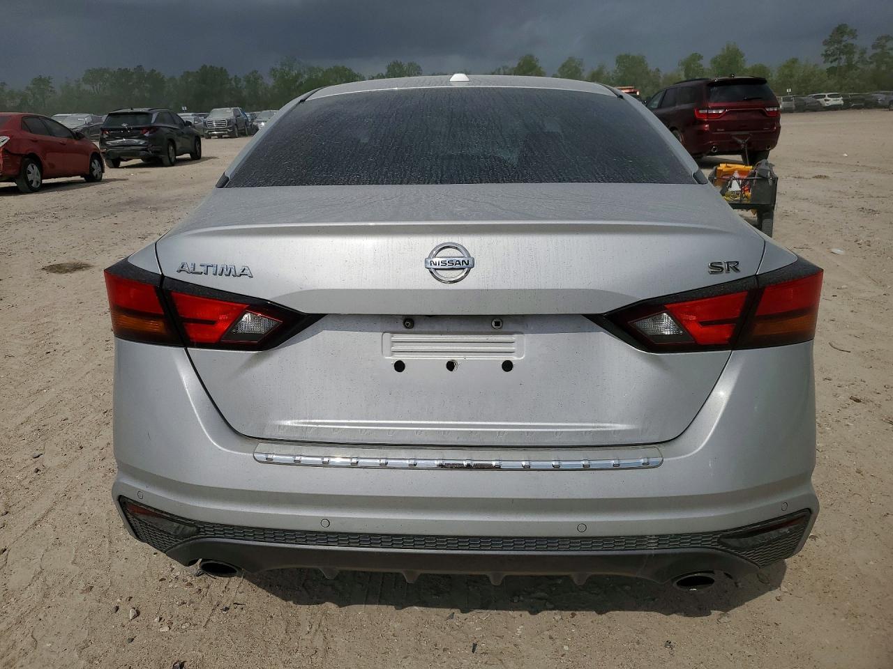 2021 Nissan Altima 2.5 Sr - Image 6