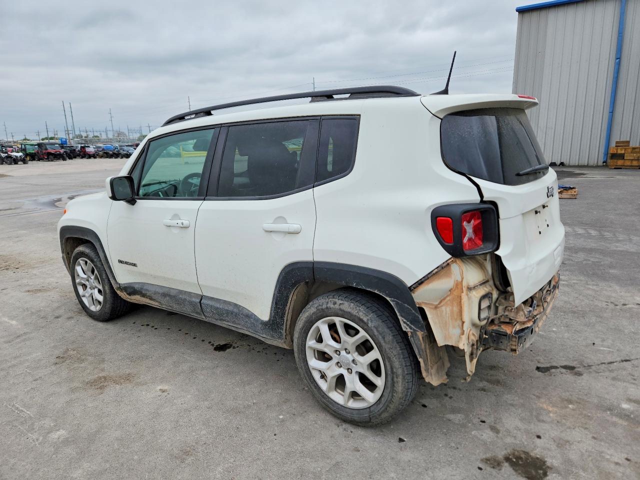 2018 Jeep Renegade Latitude - Image 2