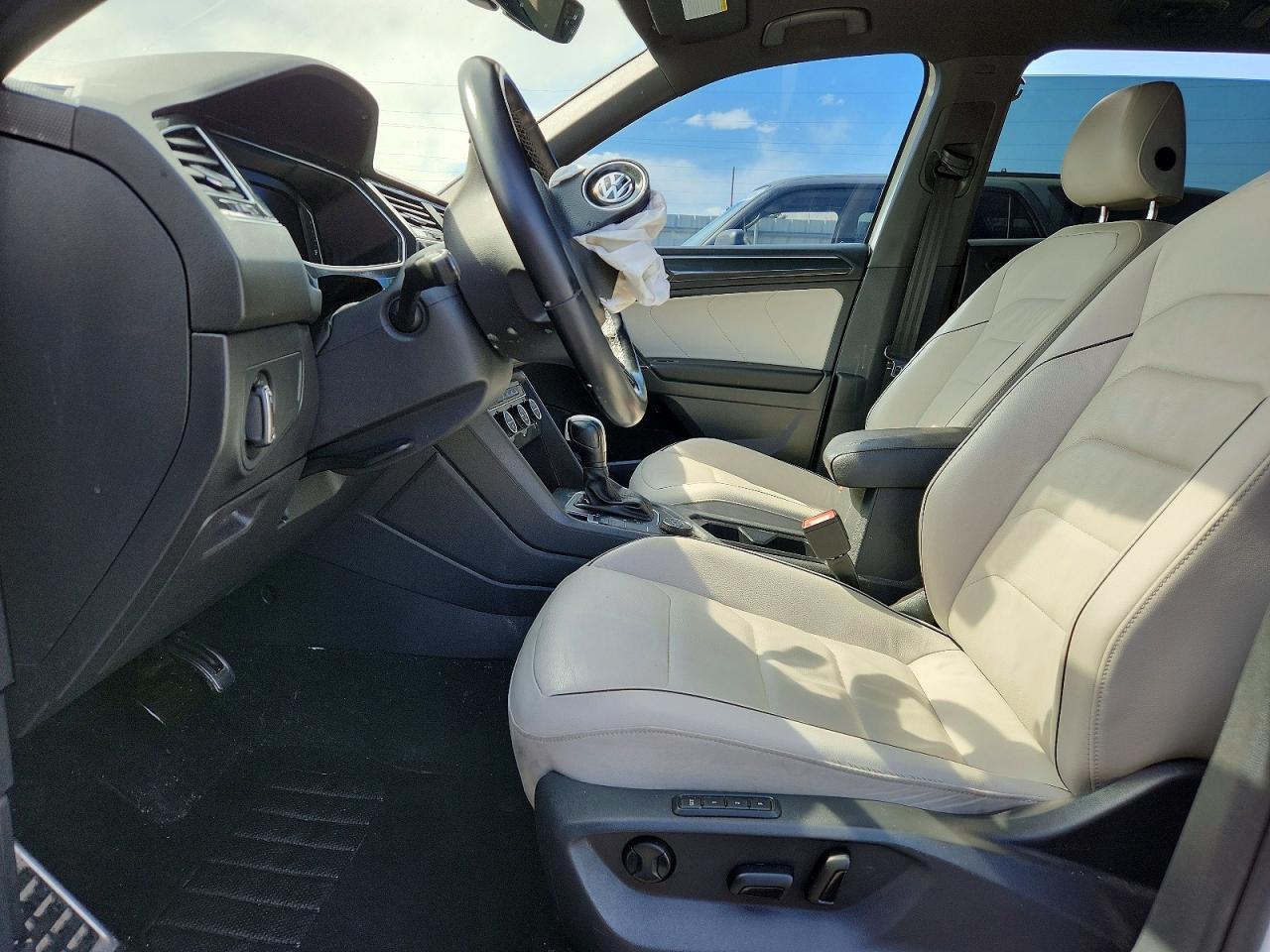 2020 Volkswagen Tiguan Sel Premium R-Line - Фото 7