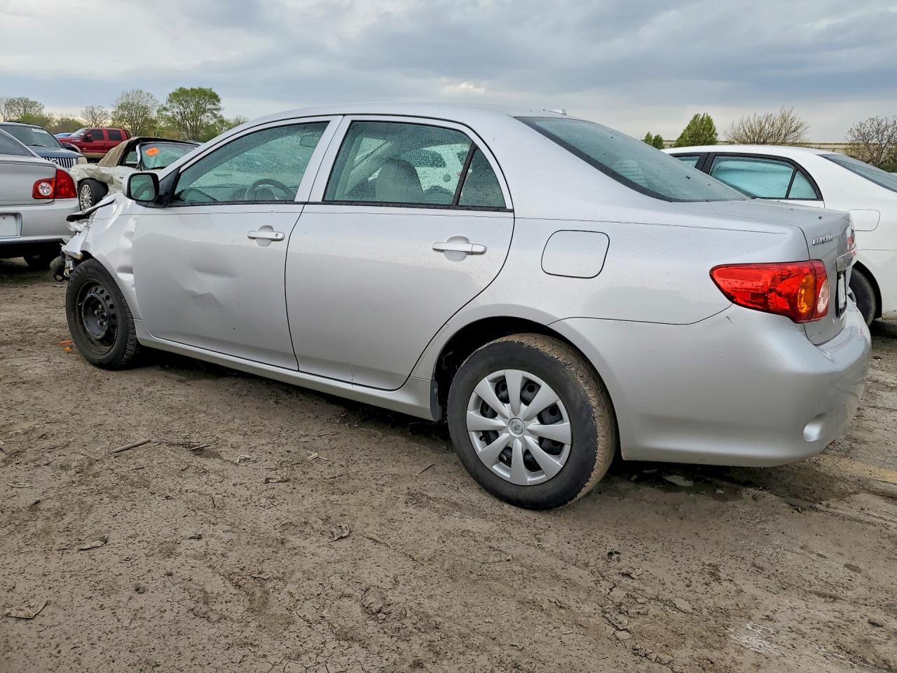 2010 Toyota Corolla Le - Фото 2